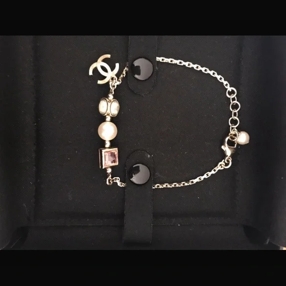 Chanel Gold-tone Chain Bracelet with Pink Crystal & Pearl Charm-NWOT-adjustable - Picture 8 of 10